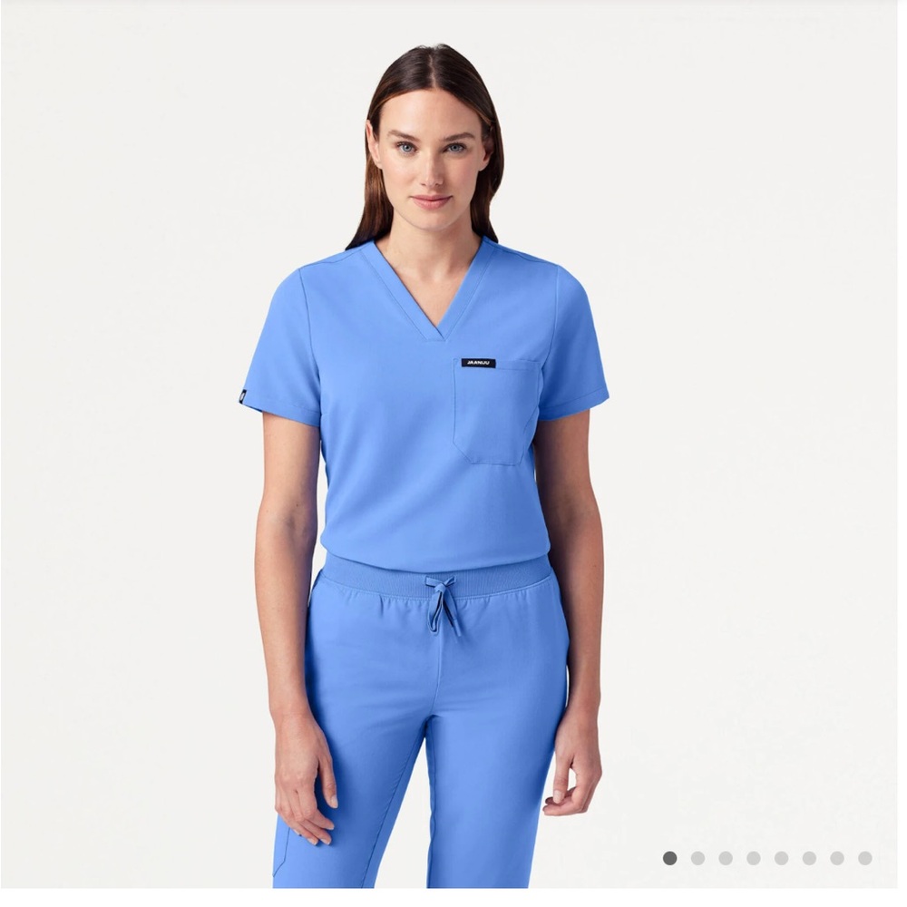 Jaanuu scrub top